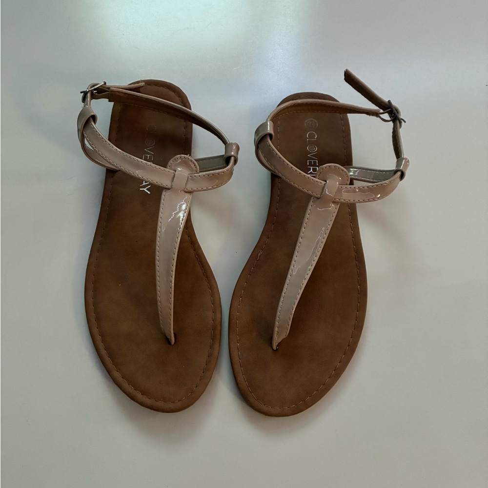 Entry Women's Tan and Cream Flats